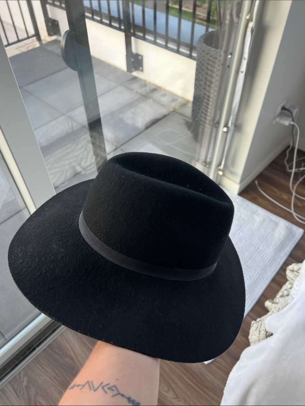 Black Felt Express Floppy Hat - Picture 9 of 10